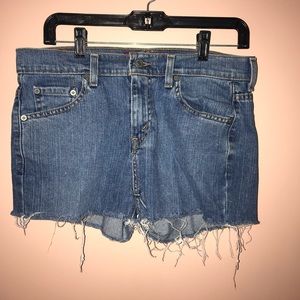 Levi cut off shorts